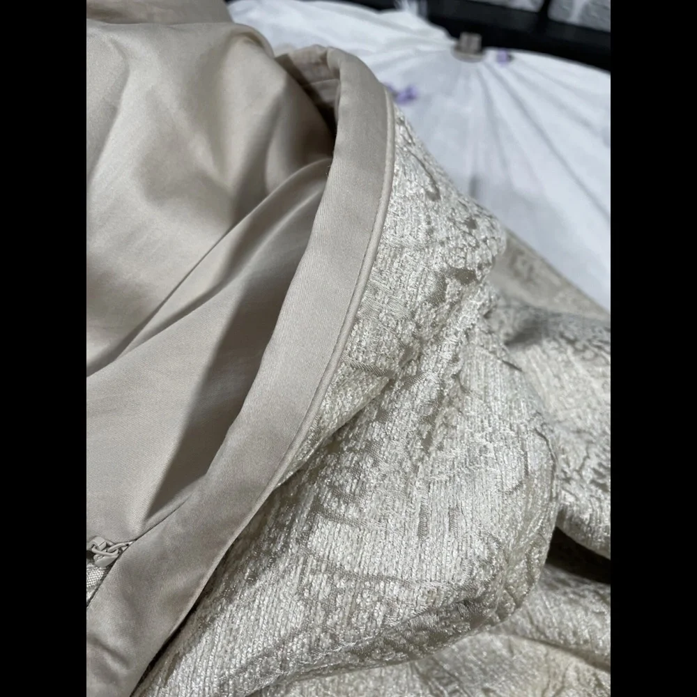 NEW Hotel Collection [ Full/ Queen ] Engraved‎ Paisley Duvet Cover Only